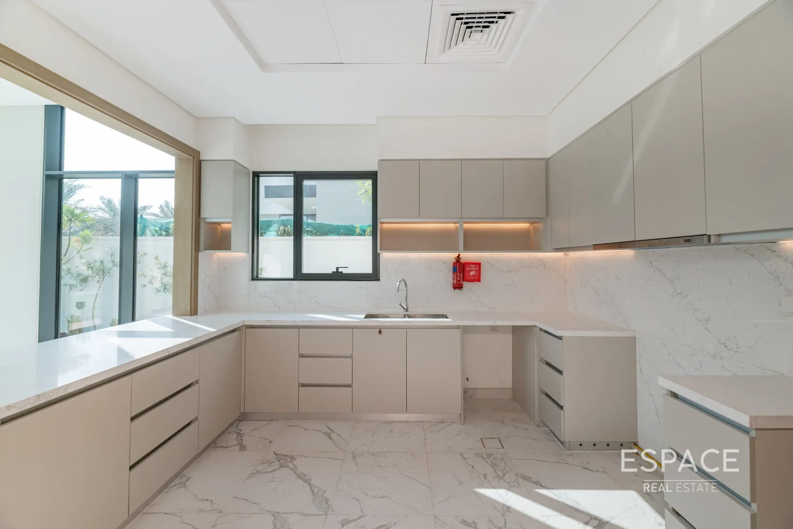 single static gallery