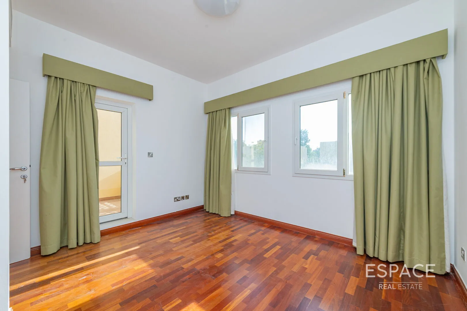 PropertiesGalleryCamera