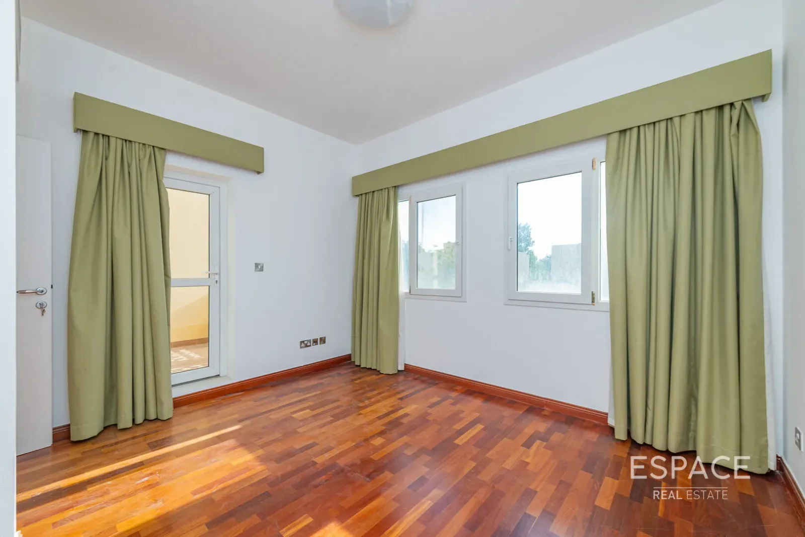 PropertiesGalleryCamera