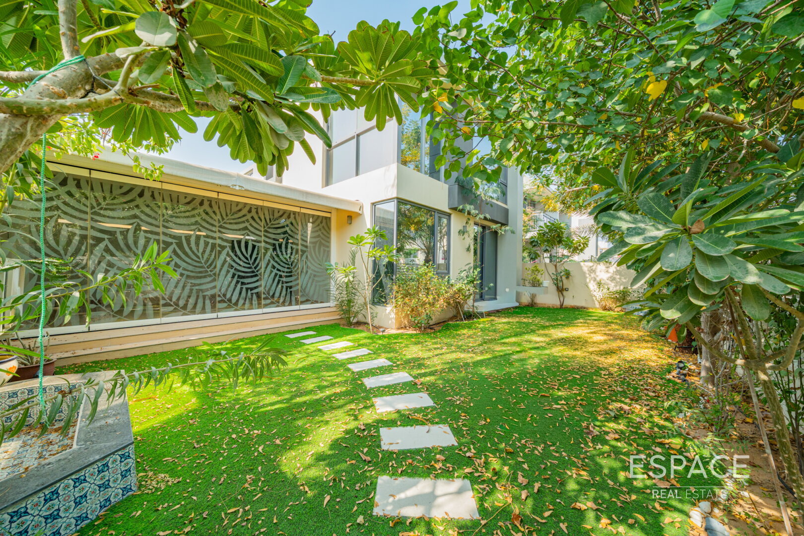 single static gallery