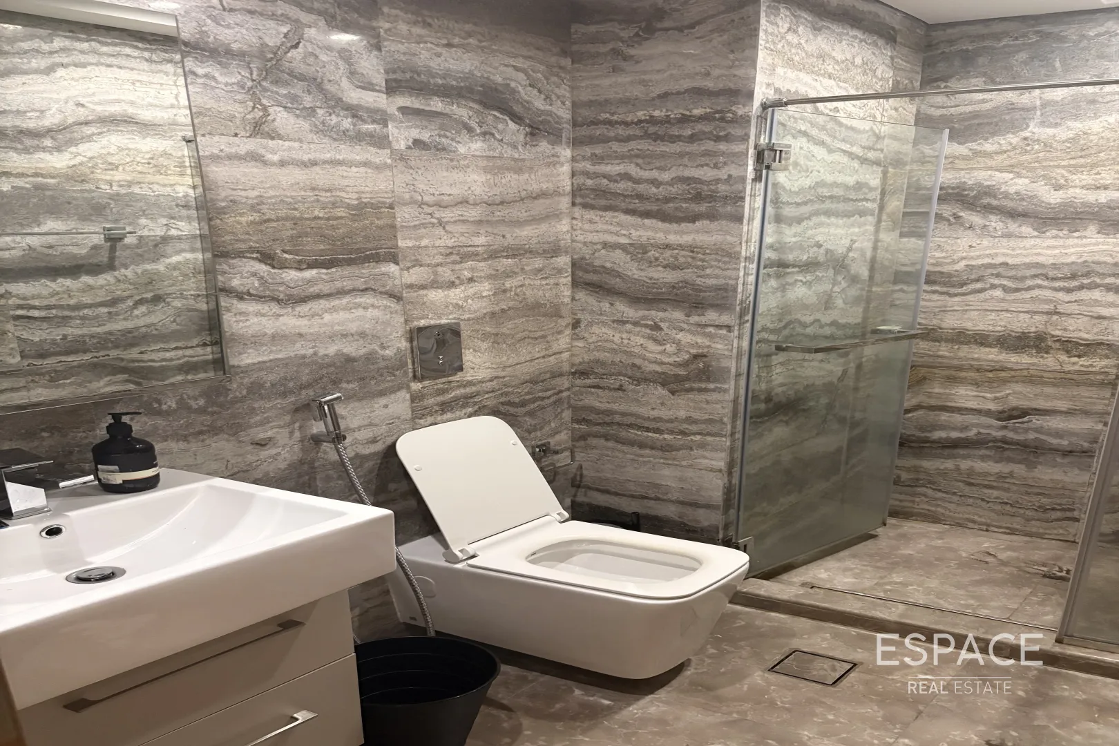 single static gallery