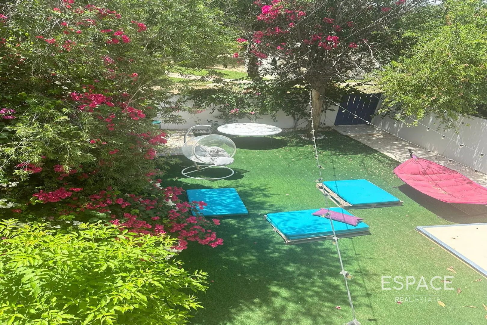 single static gallery