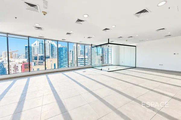 I Rise Tower, Barsha Heights, Dubai - Espace