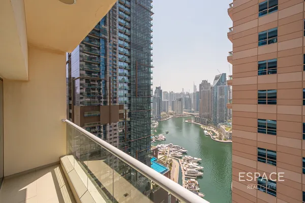 Emirates Crown, Dubai Marina, Dubai - Espace
