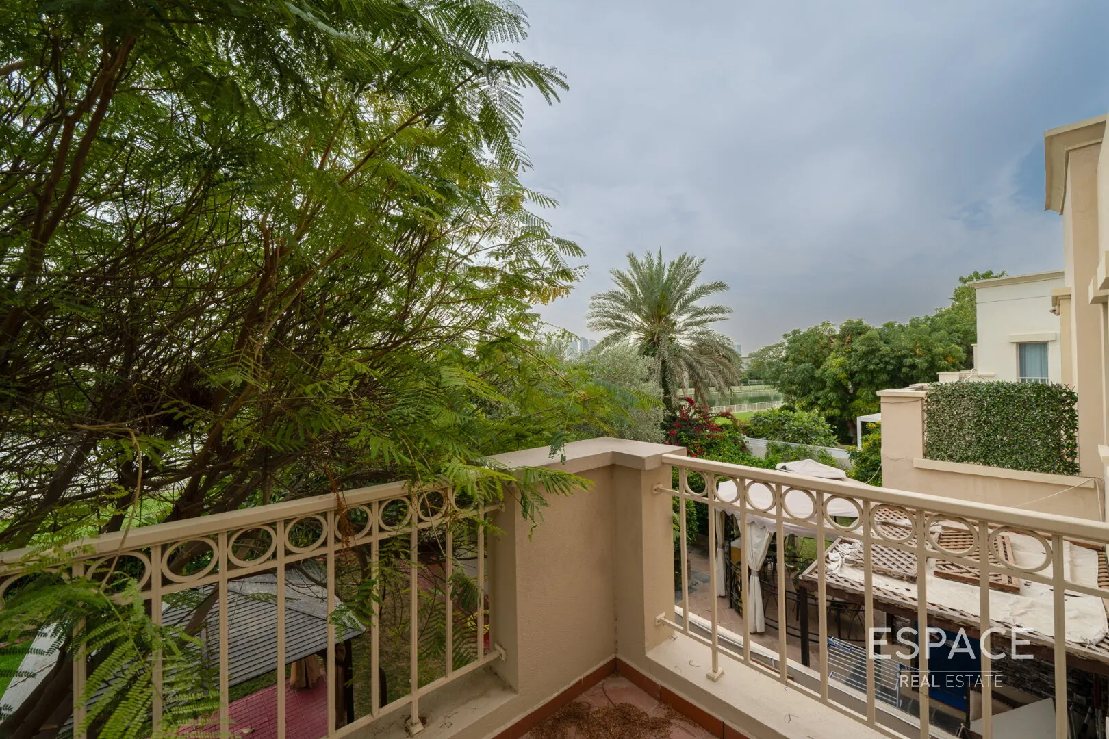 PropertiesGalleryCamera