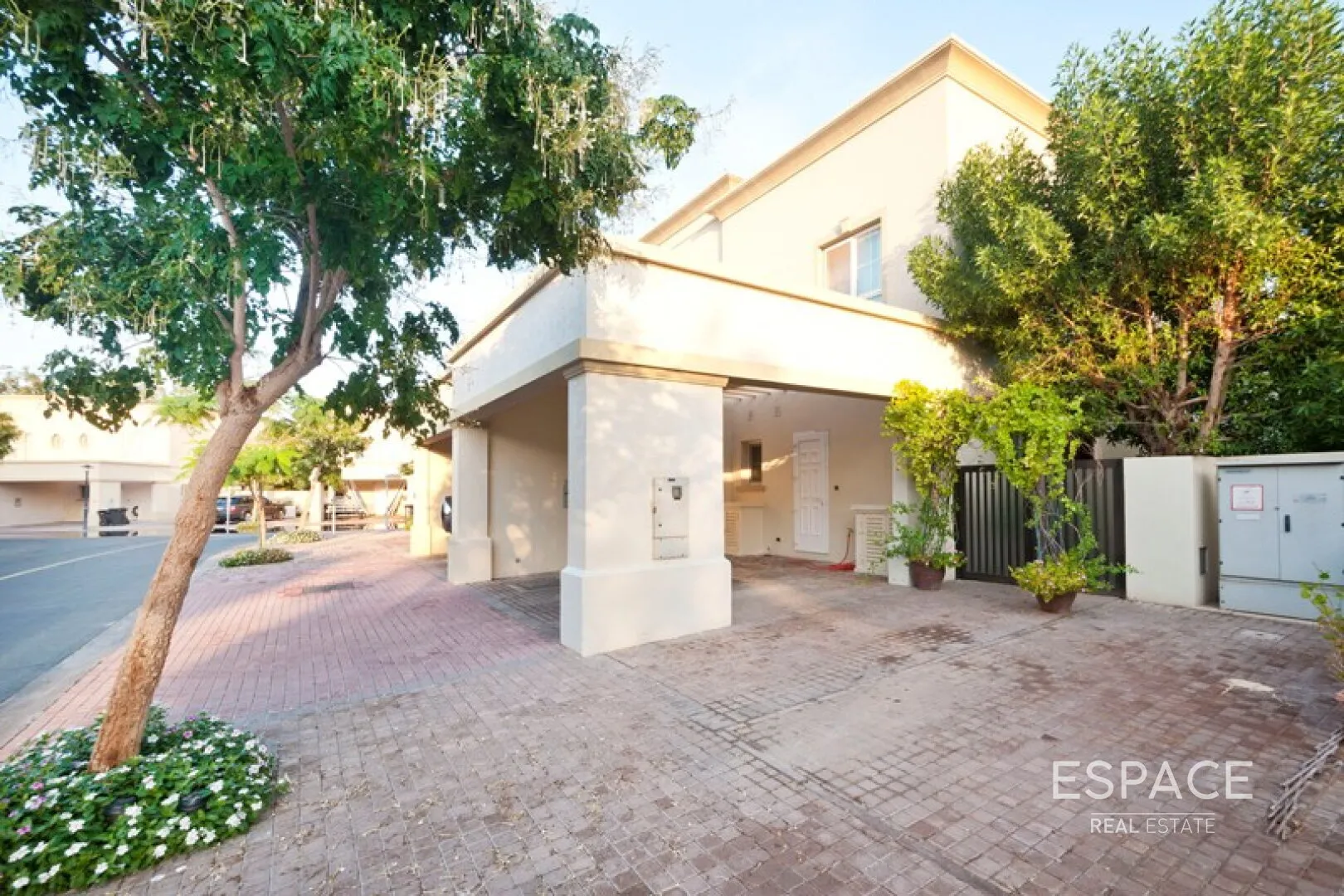 PropertiesGalleryCamera