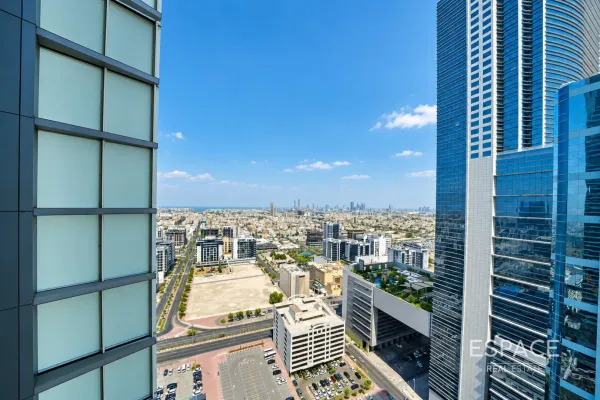 Park Place Tower, Sheikh Zayed Road, Dubai - Espace