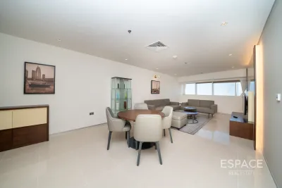 Park Place Tower, Sheikh Zayed Road, Dubai - Espace