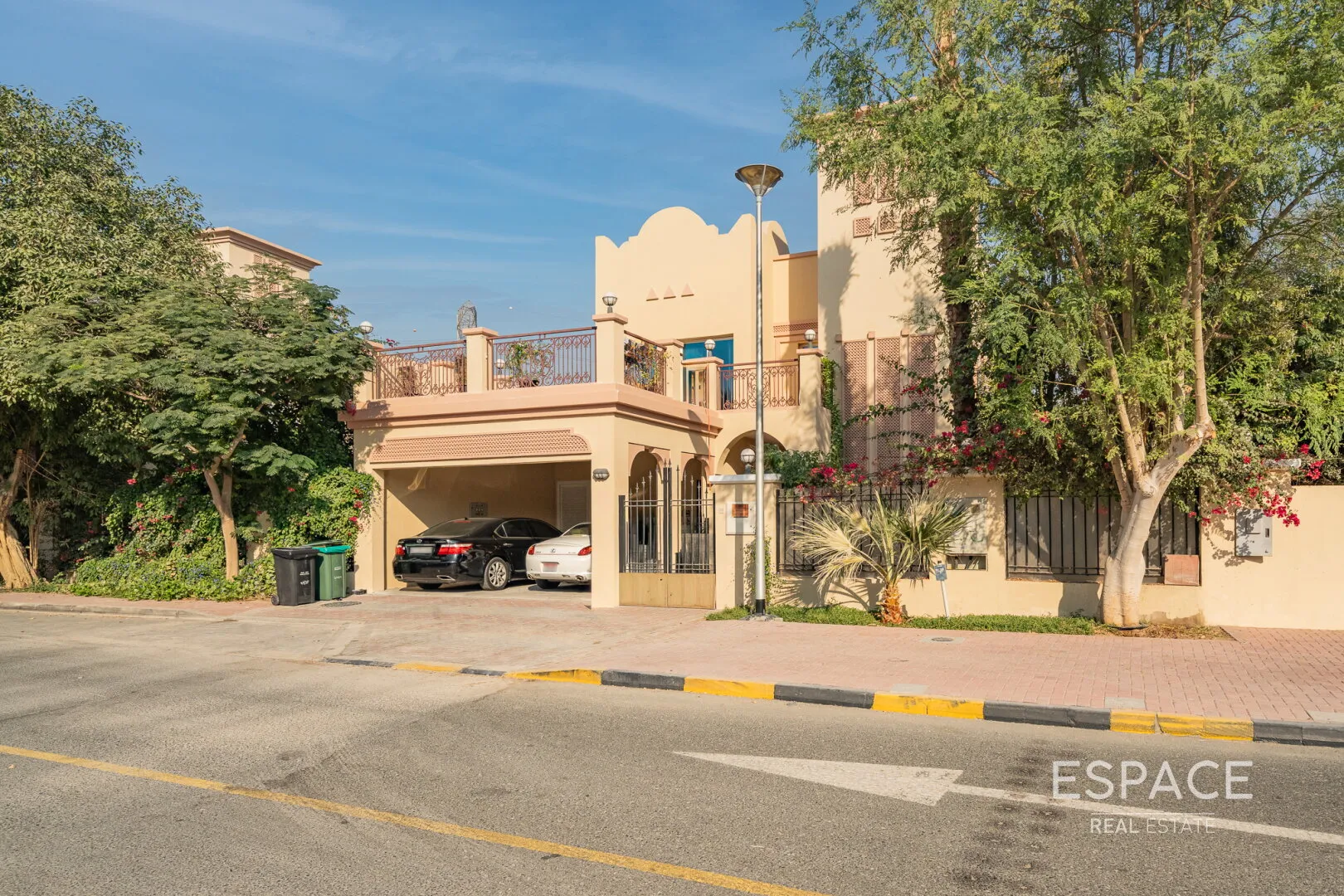 PropertiesGalleryCamera