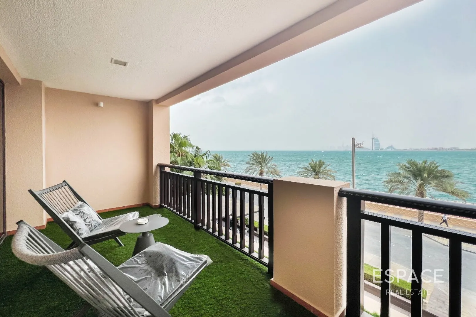 single static gallery