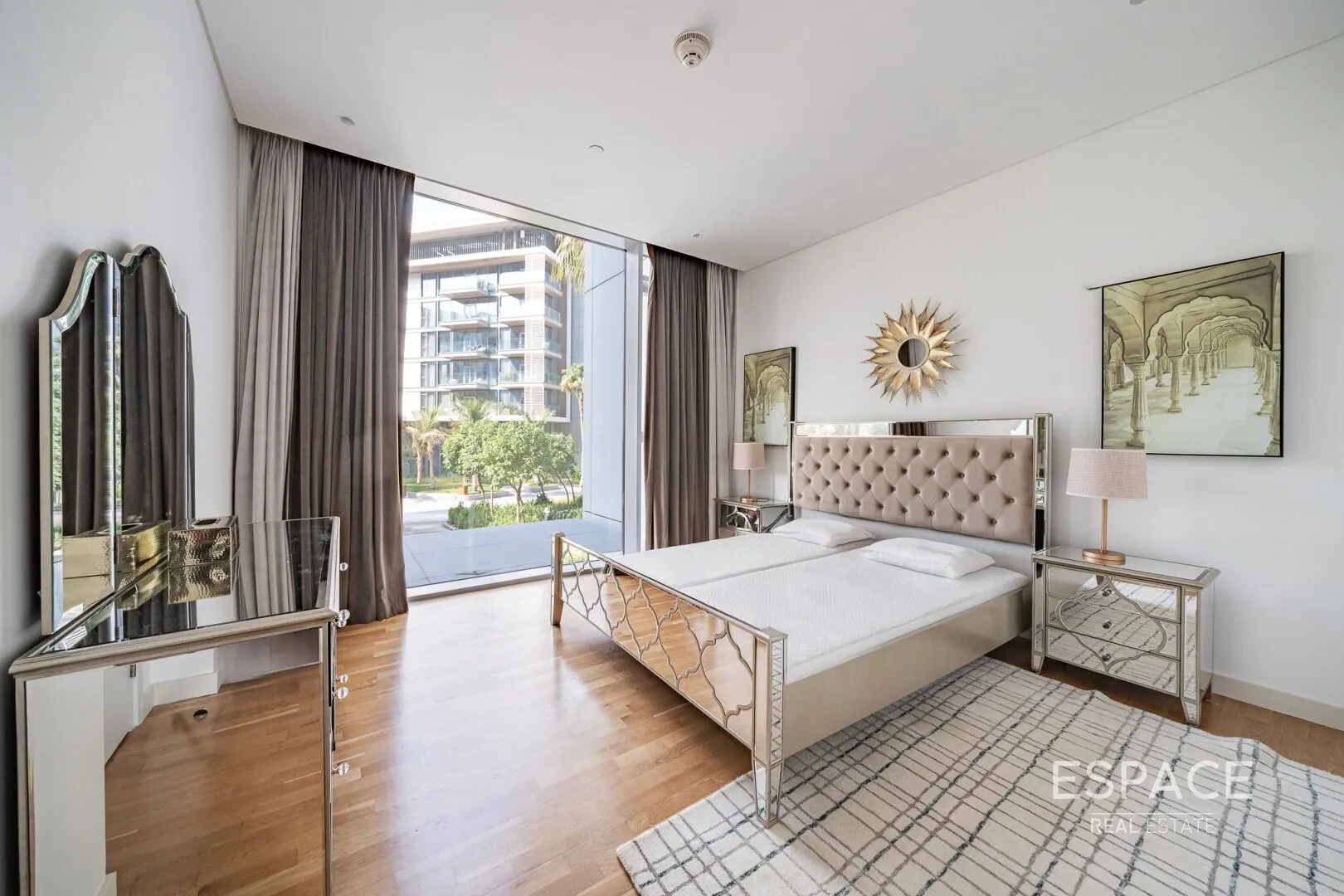 single static gallery