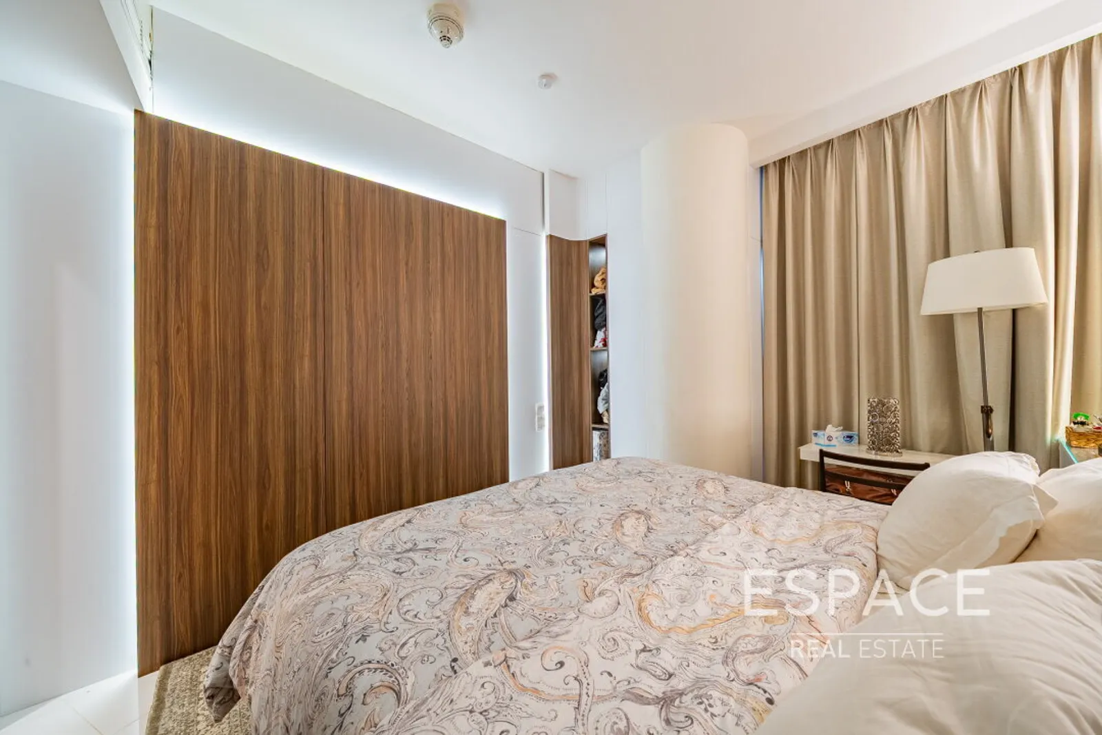 PropertiesGalleryCamera