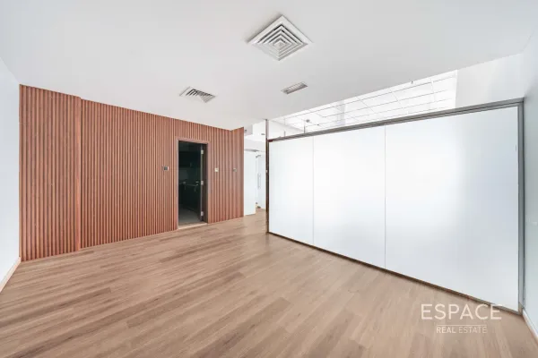 Al Manara Tower, Business Bay, Dubai - Espace