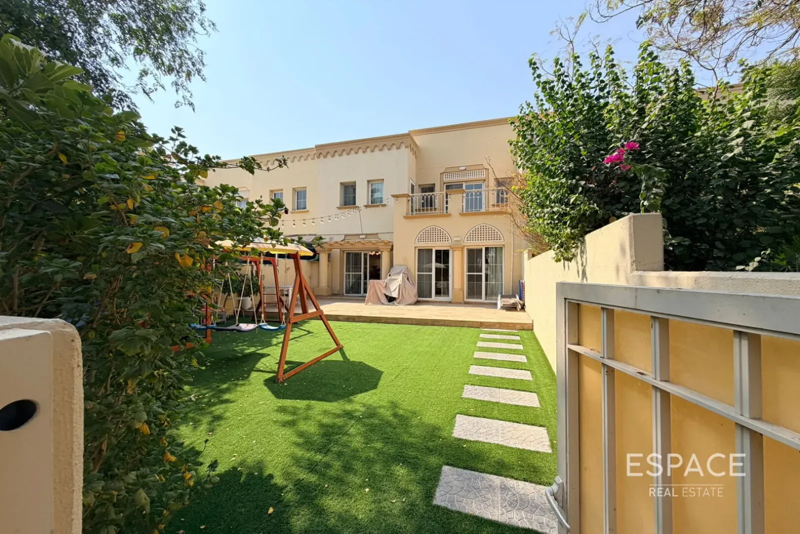 PropertiesGalleryCamera