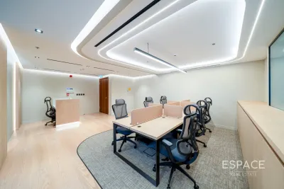 Saba 1, Jumeirah Lake Towers, Dubai - Espace
