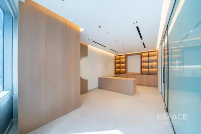 Silver Tower, Jumeirah Lake Towers, Dubai - Espace