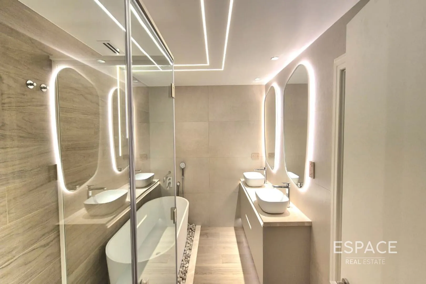 PropertiesGalleryCamera