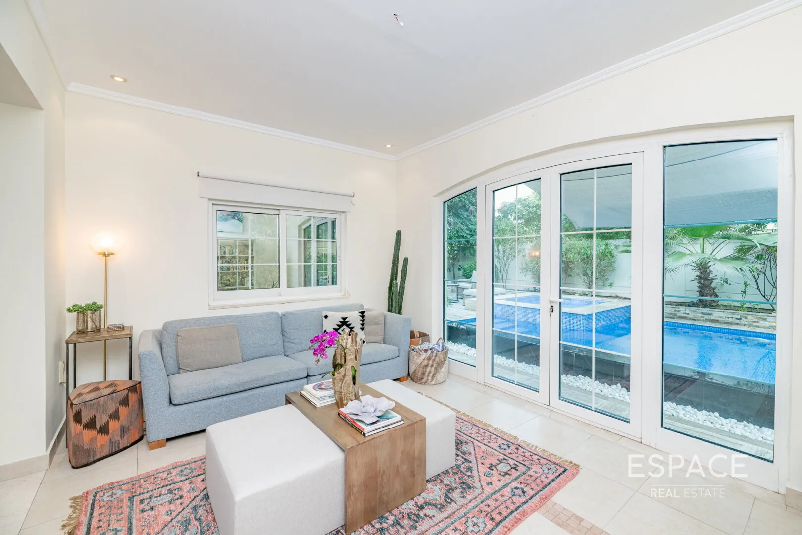 single static gallery