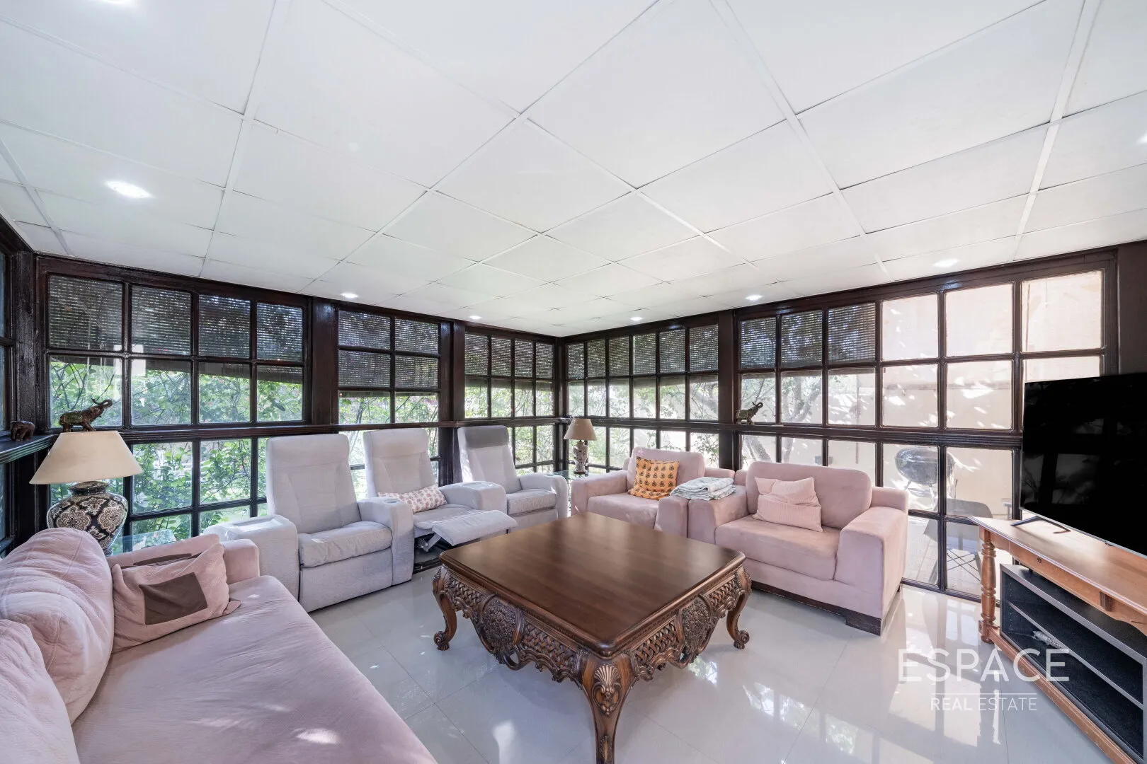 PropertiesGalleryCamera