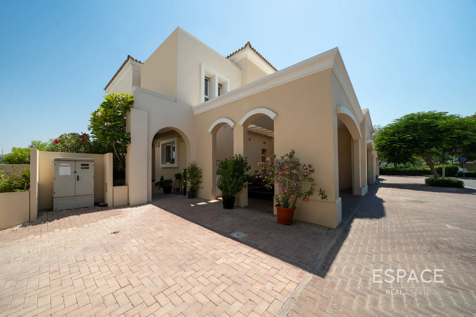 PropertiesGalleryCamera