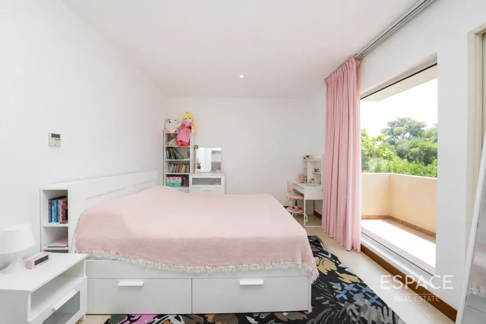 PropertiesGalleryCamera