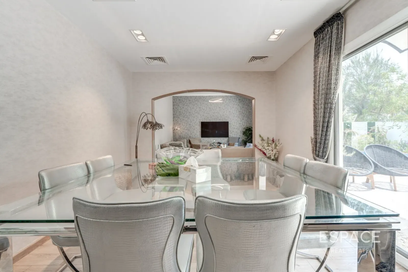 PropertiesGalleryCamera