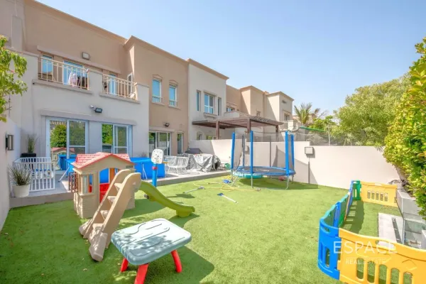 Maeen 4, Lakes, Dubai - Espace