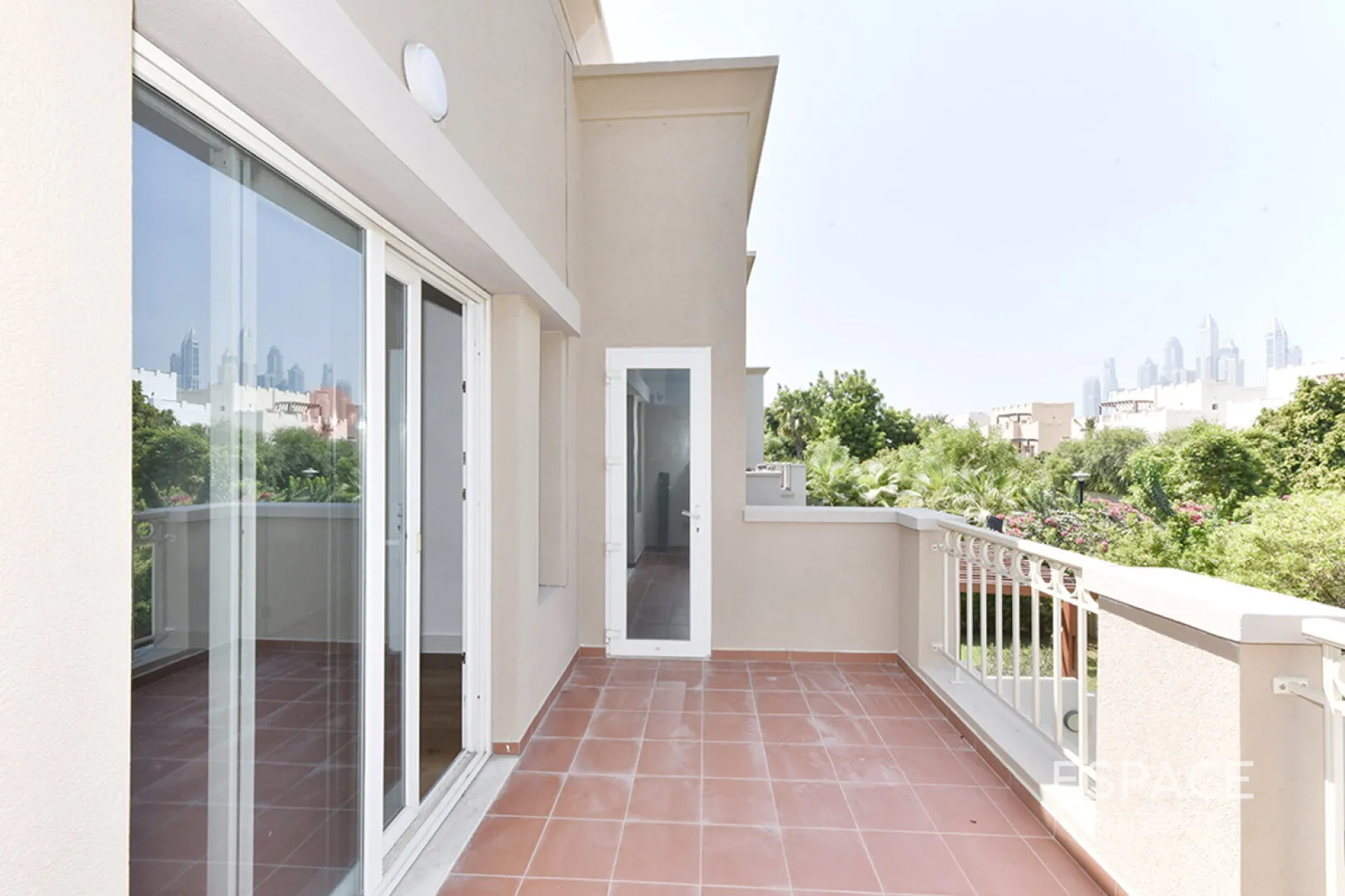 PropertiesGalleryCamera