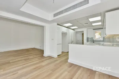 Maeen 4, Lakes, Dubai - Espace