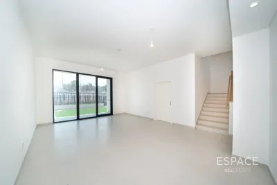 Jebel Ali Village Villas, Jebel Ali, Dubai - Espace