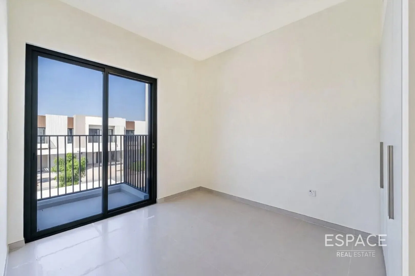 single static gallery