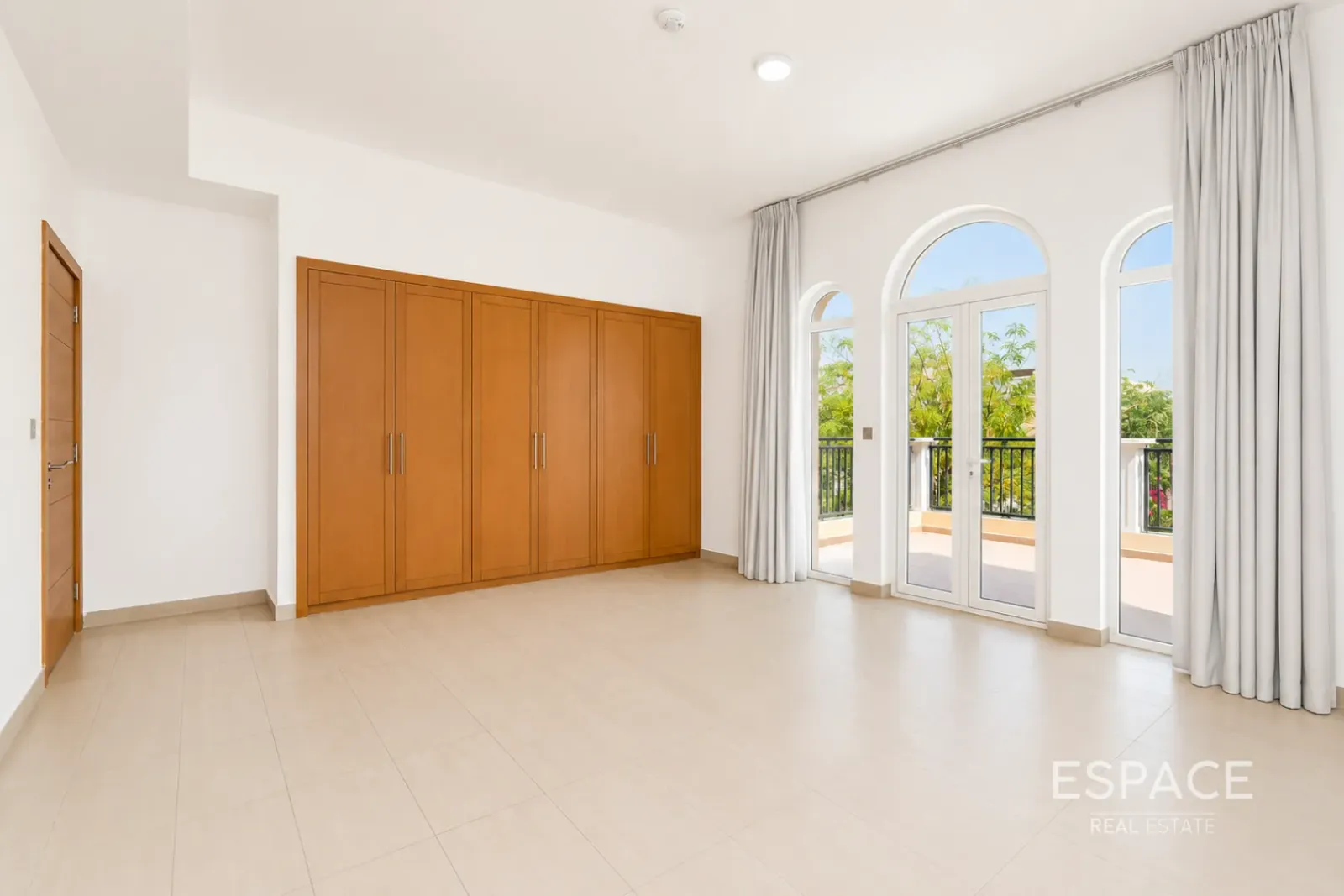 PropertiesGalleryCamera