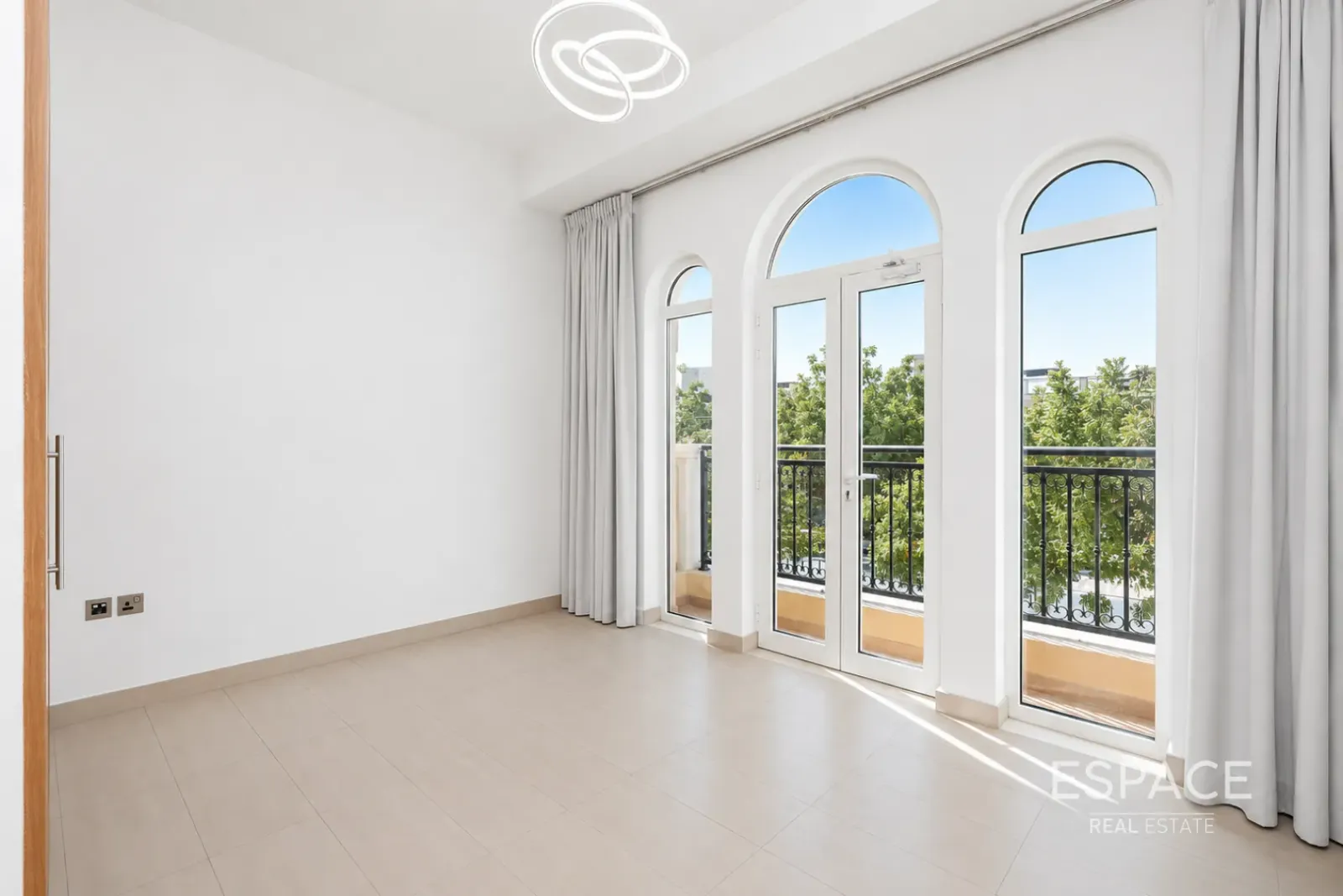 PropertiesGalleryCamera
