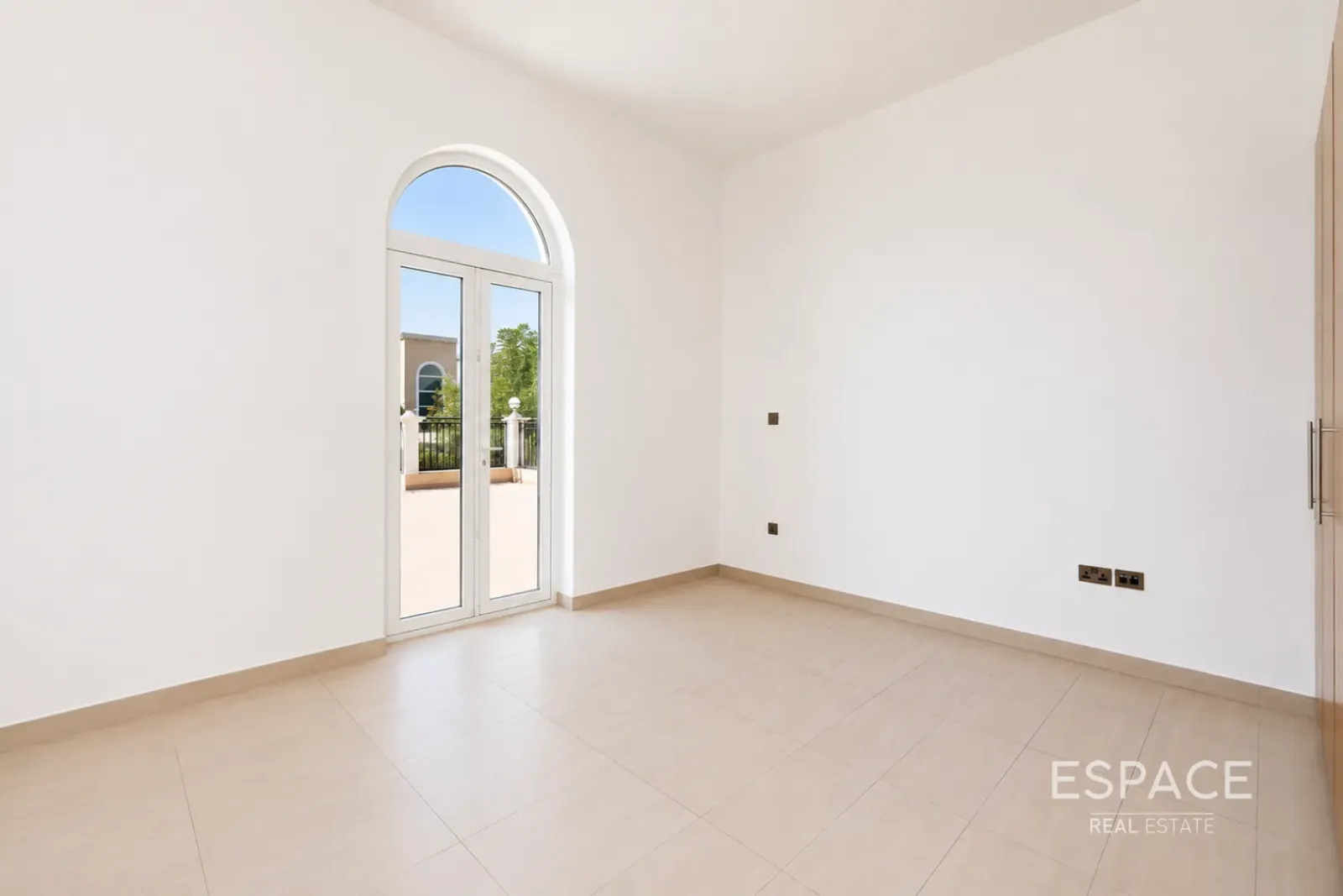 PropertiesGalleryCamera