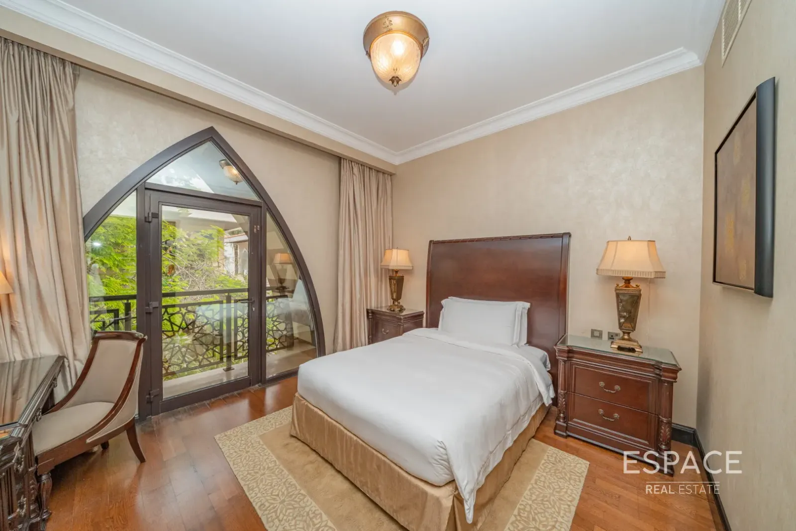 PropertiesGalleryCamera