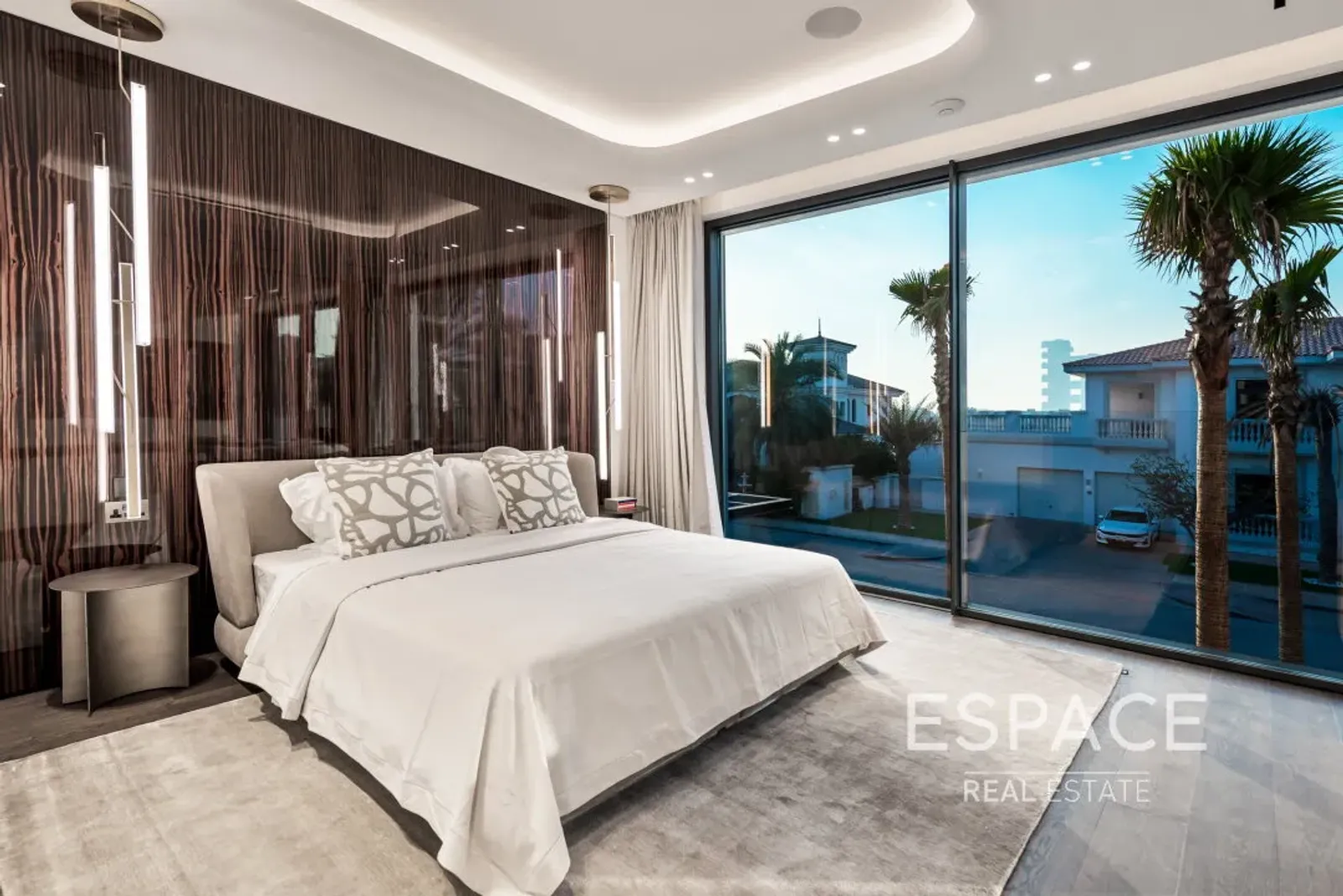 PropertiesGalleryCamera