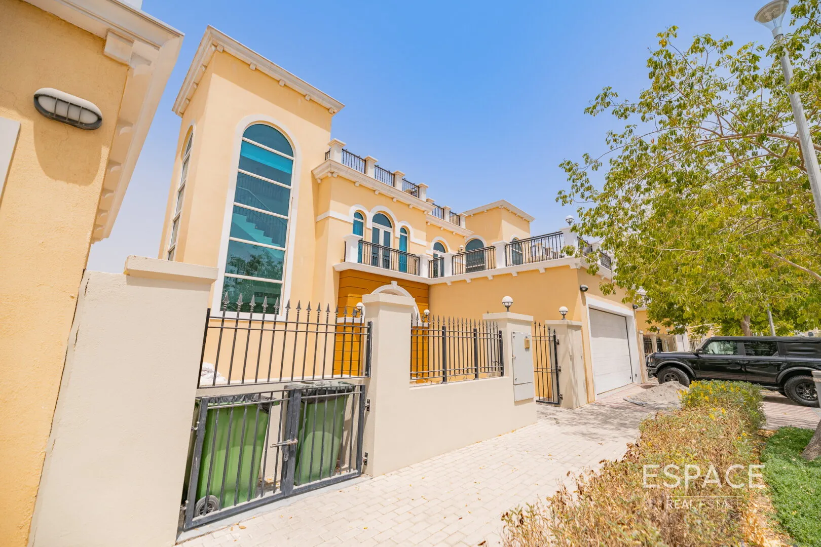 PropertiesGalleryCamera