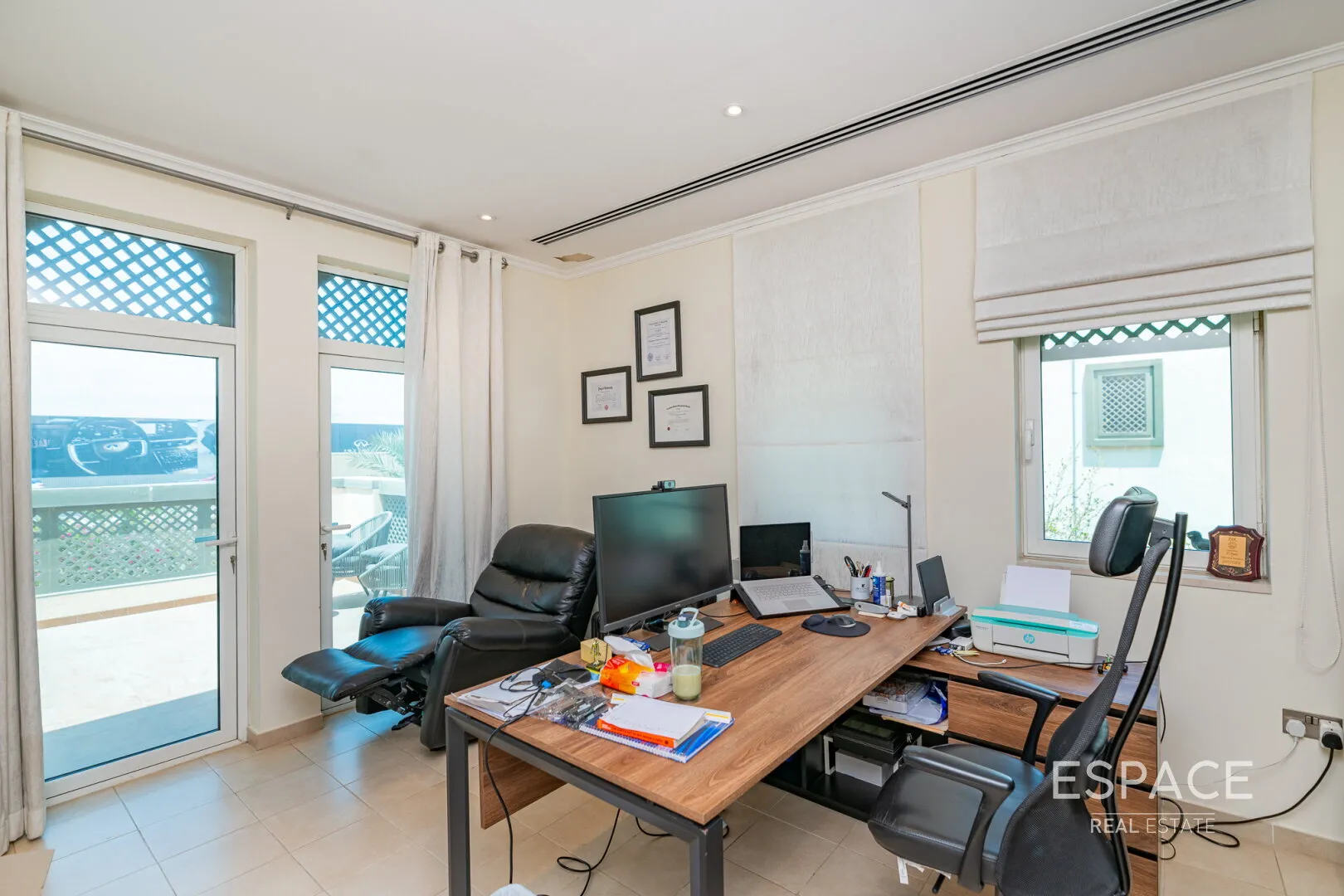 PropertiesGalleryCamera