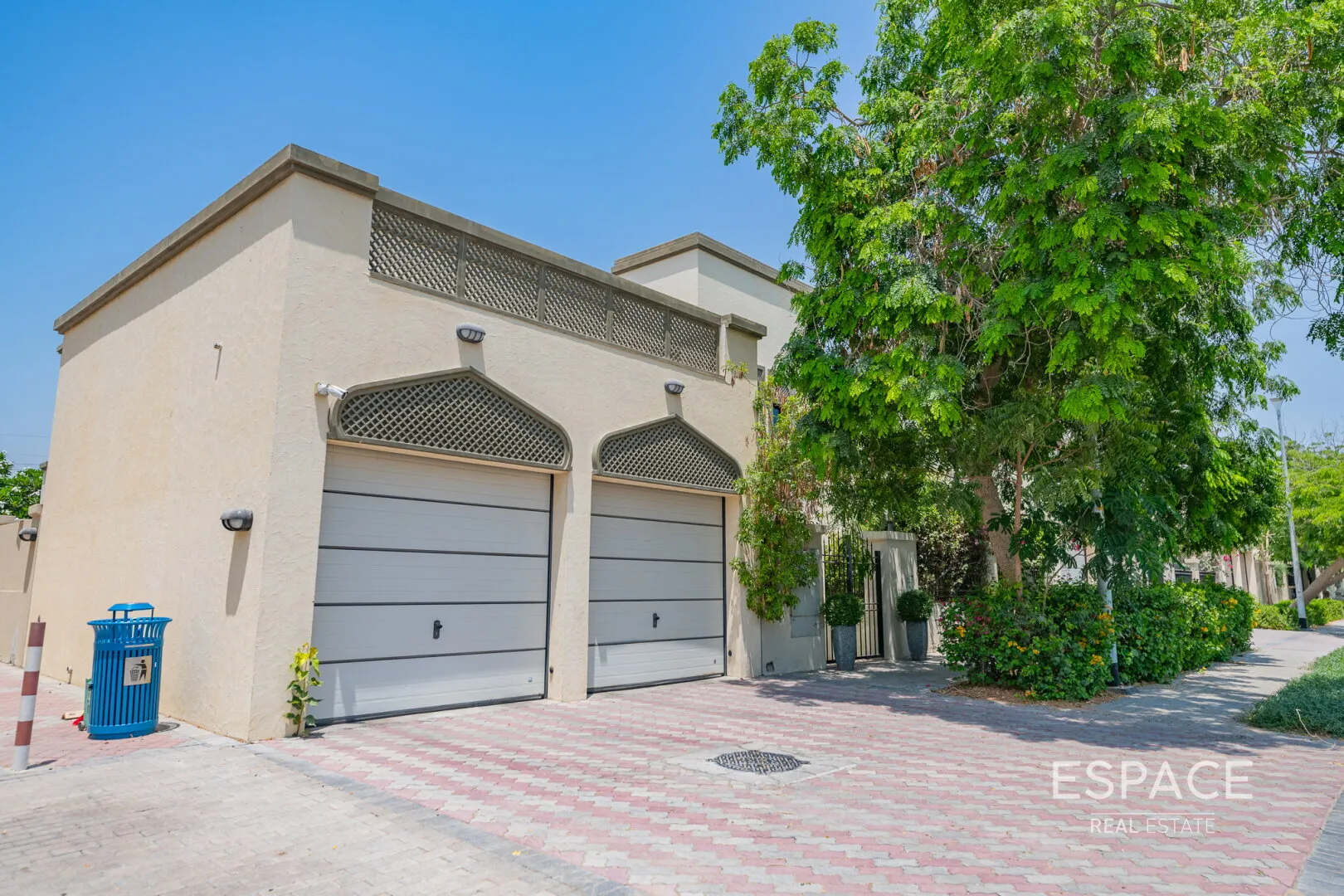 PropertiesGalleryCamera