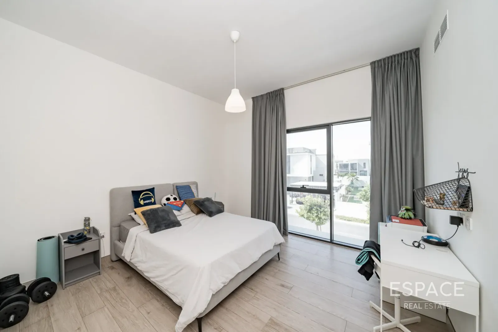 PropertiesGalleryCamera
