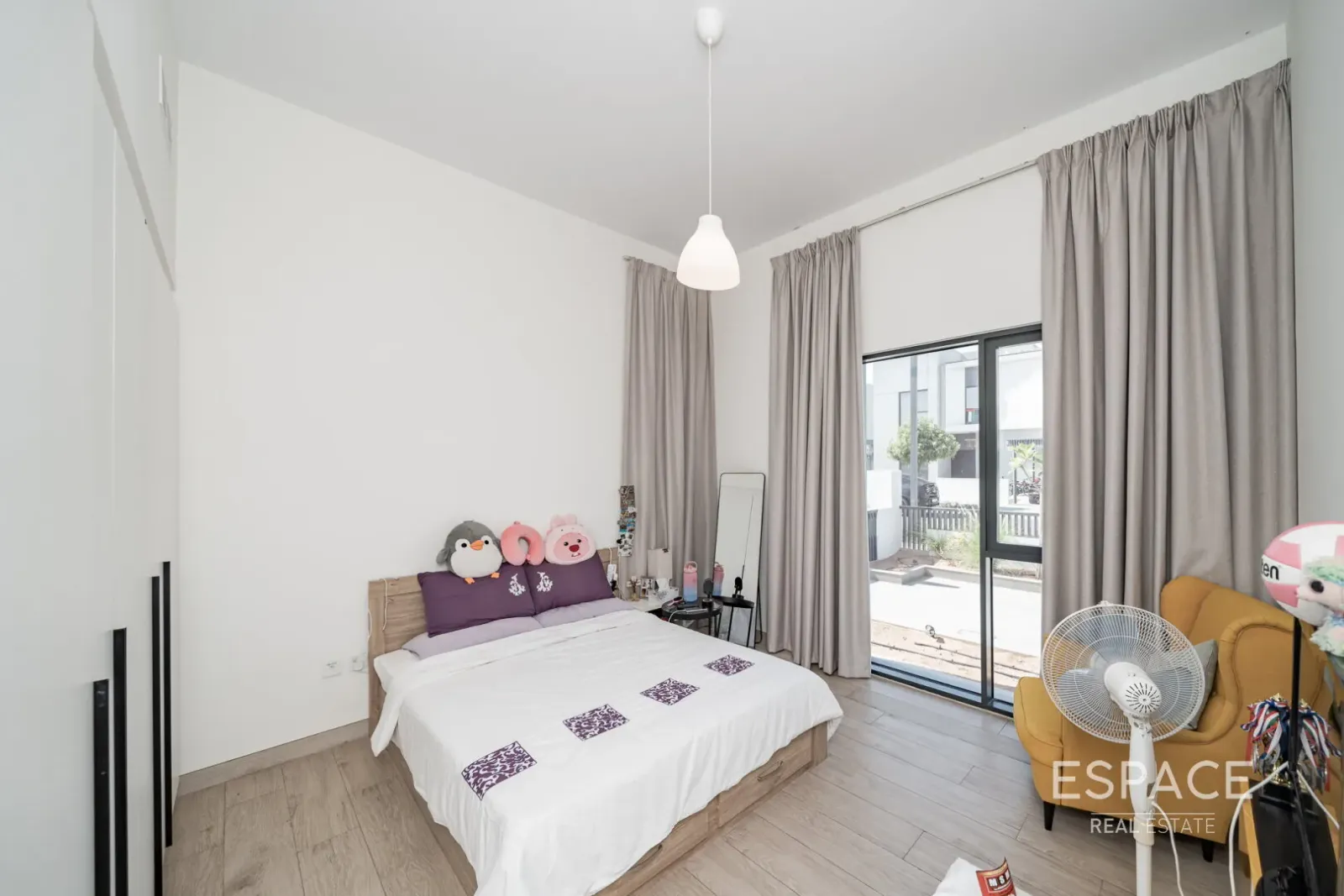 PropertiesGalleryCamera