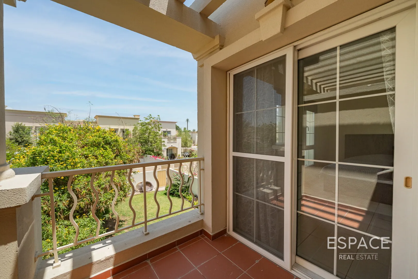 PropertiesGalleryCamera