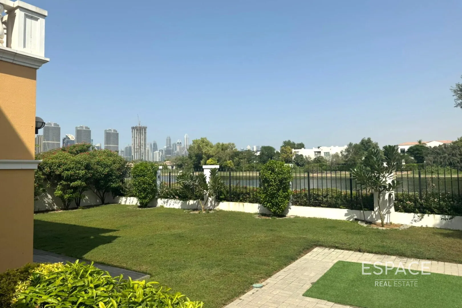 PropertiesGalleryCamera