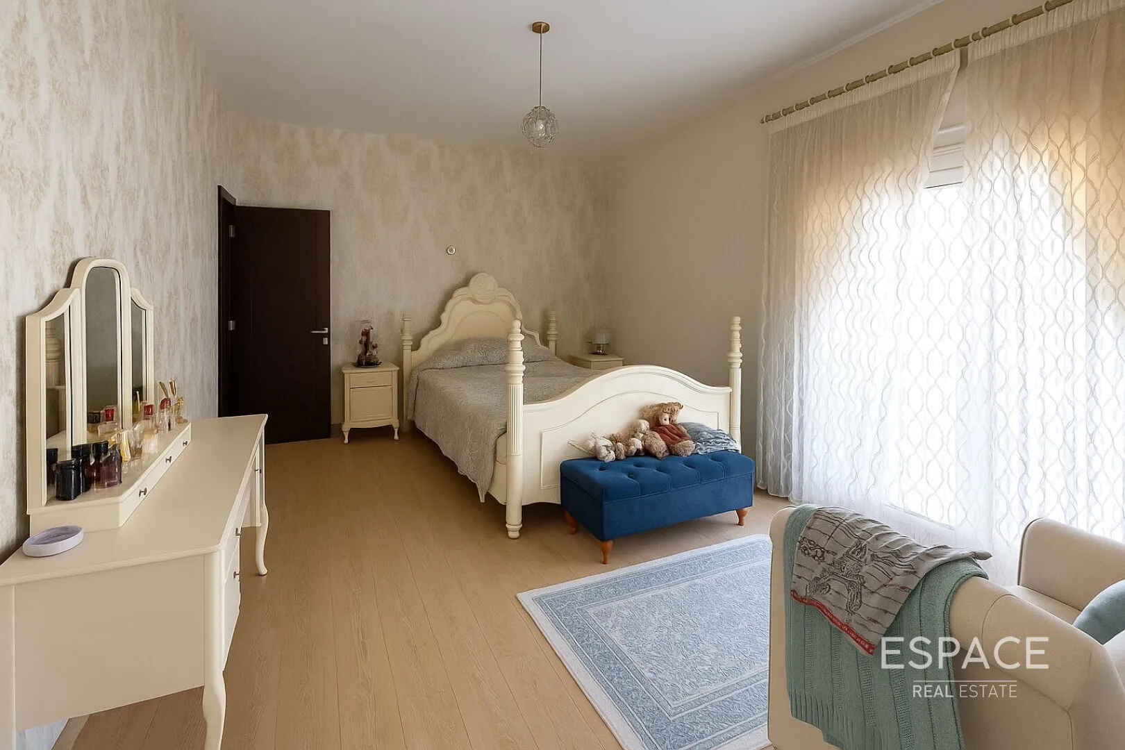 PropertiesGalleryCamera