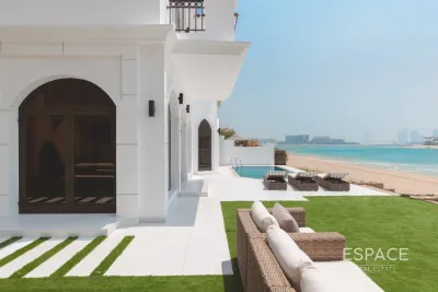 Frond B, Palm Jumeirah, Dubai - Espace