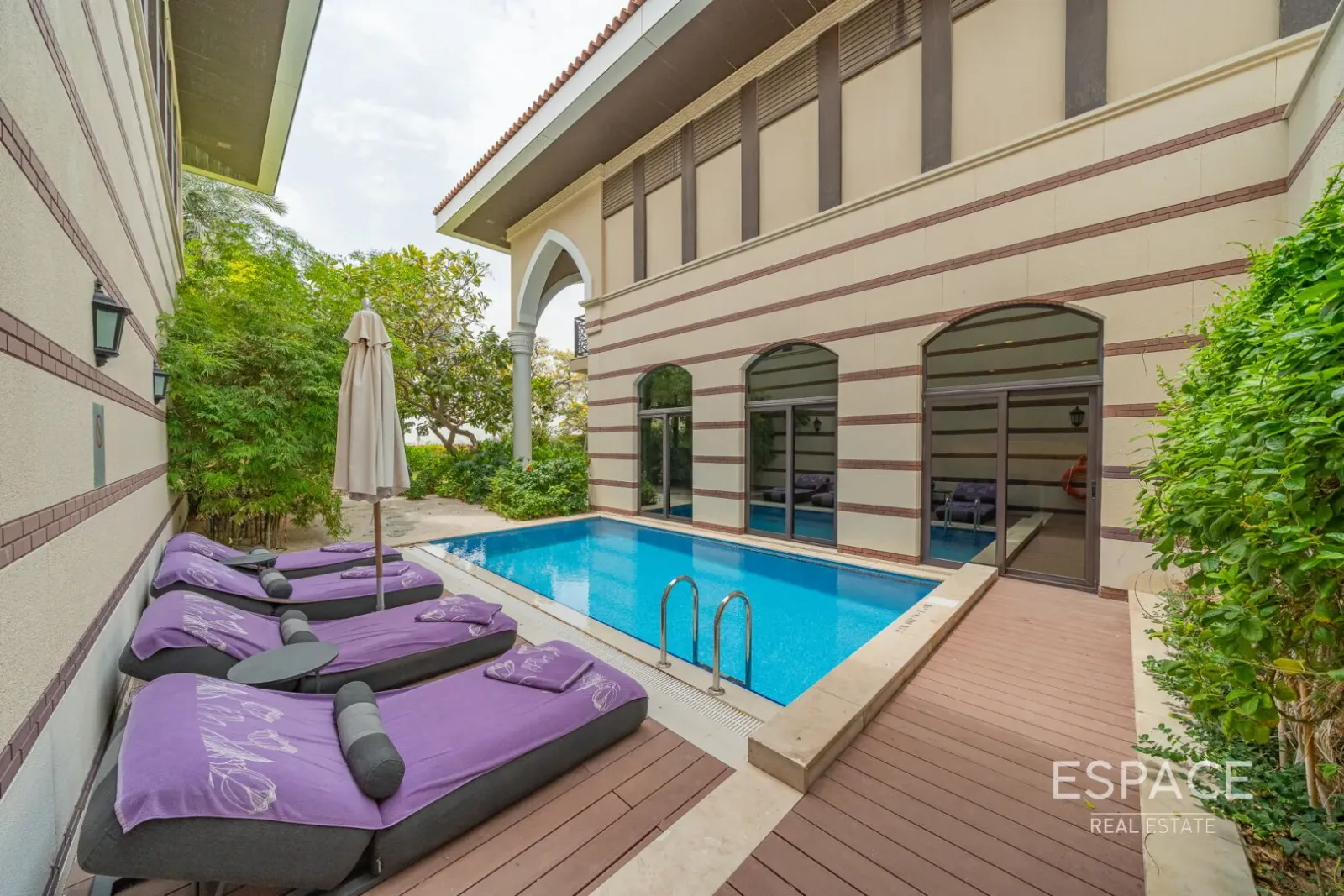 PropertiesGalleryCamera