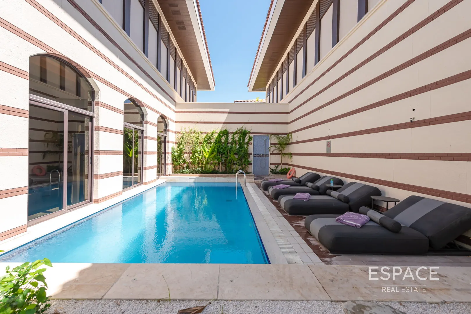 single static gallery