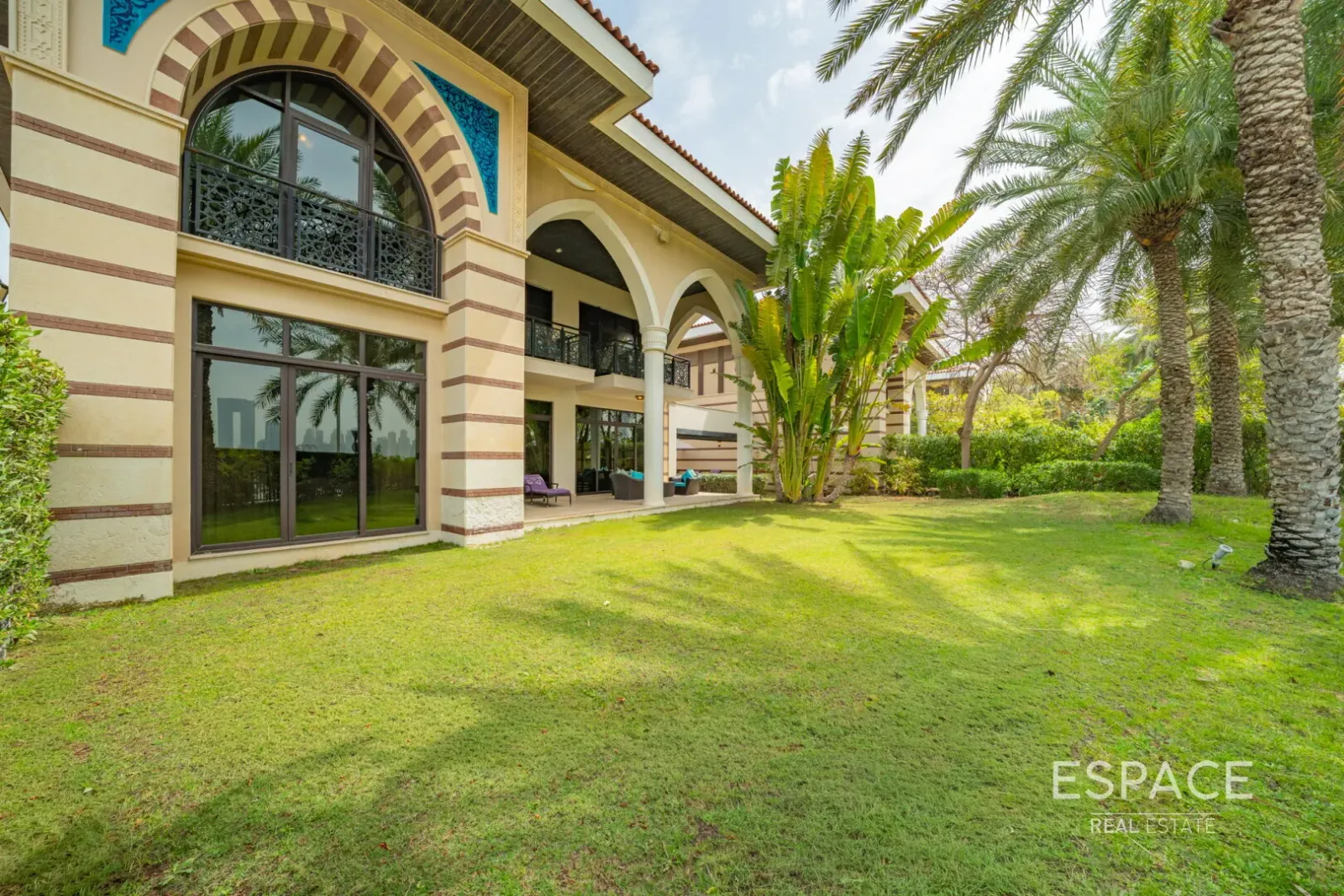 PropertiesGalleryCamera