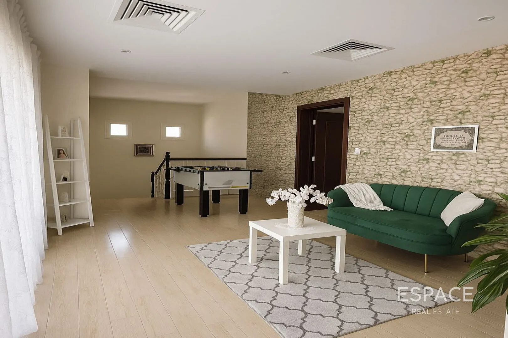 single static gallery