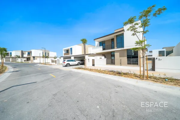 Tilal Al Furjan - Phase 2, Al Furjan, Dubai - Espace